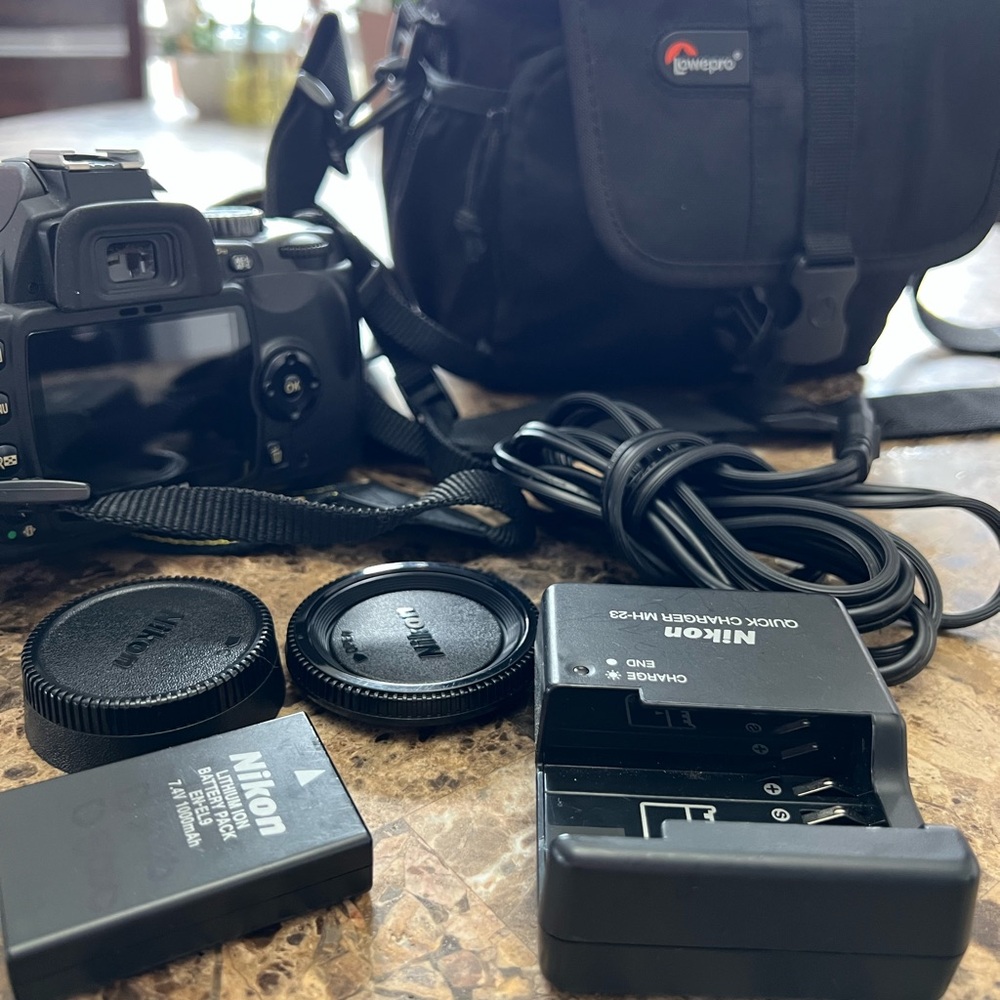 Nikon D60 with AF-S DX NIKKOR
18-55mm f/3.5-5.6G VR Lens